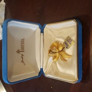 Vintage TRIFARI signed with Box